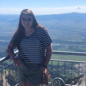 Meet your Posher, Carly